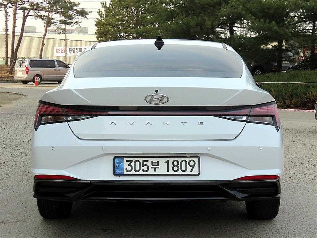 HYUNDAI Avante - Vista 4