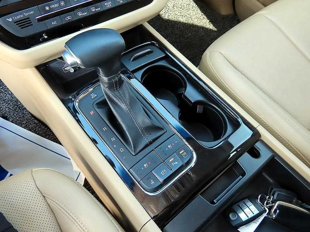 KIA Carnival - Vista 11