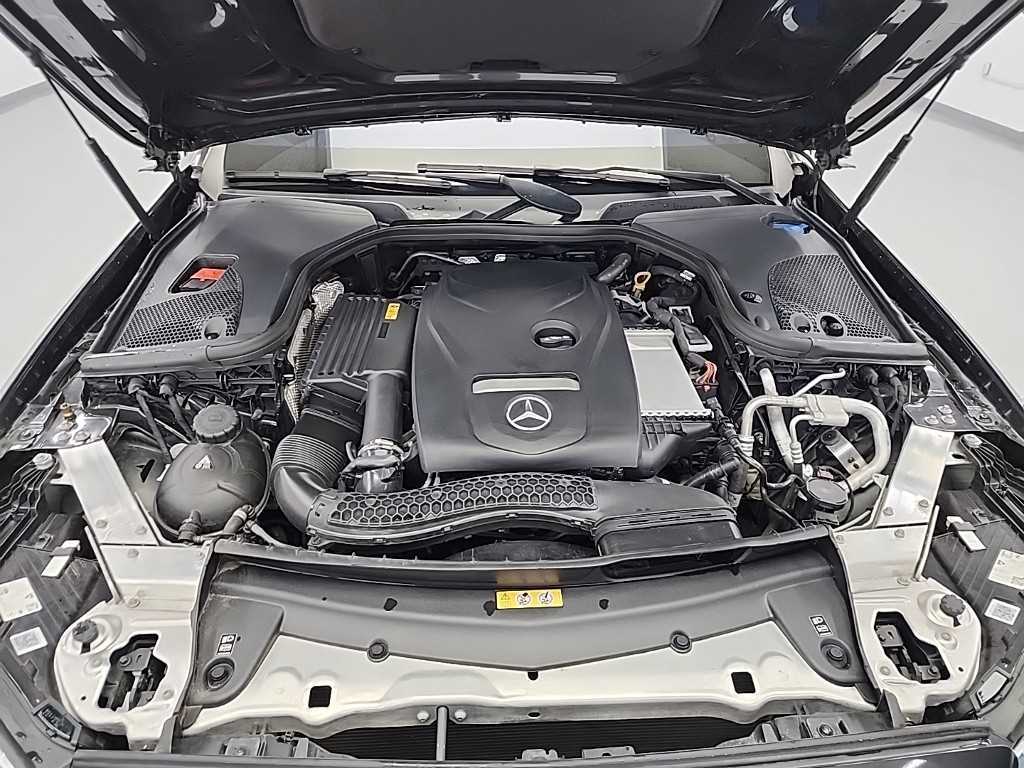 Mercedes Benz E class - Vista 6