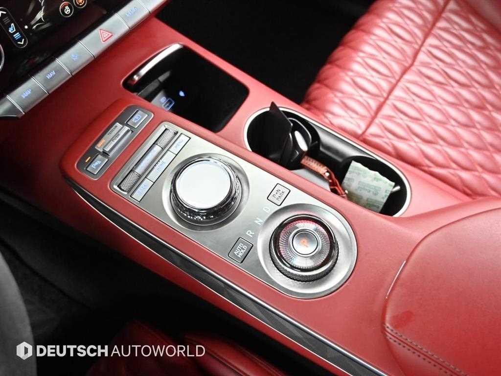 Genesis GV70 - Vista 9