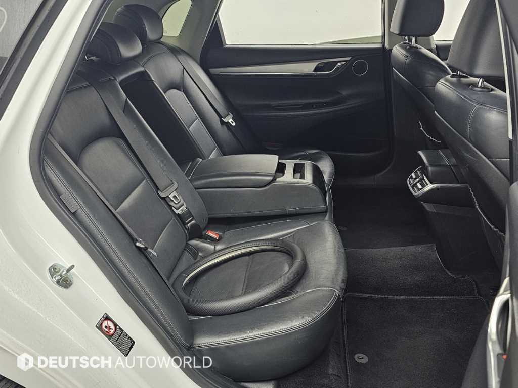 HYUNDAI Grandeur - Vista 12