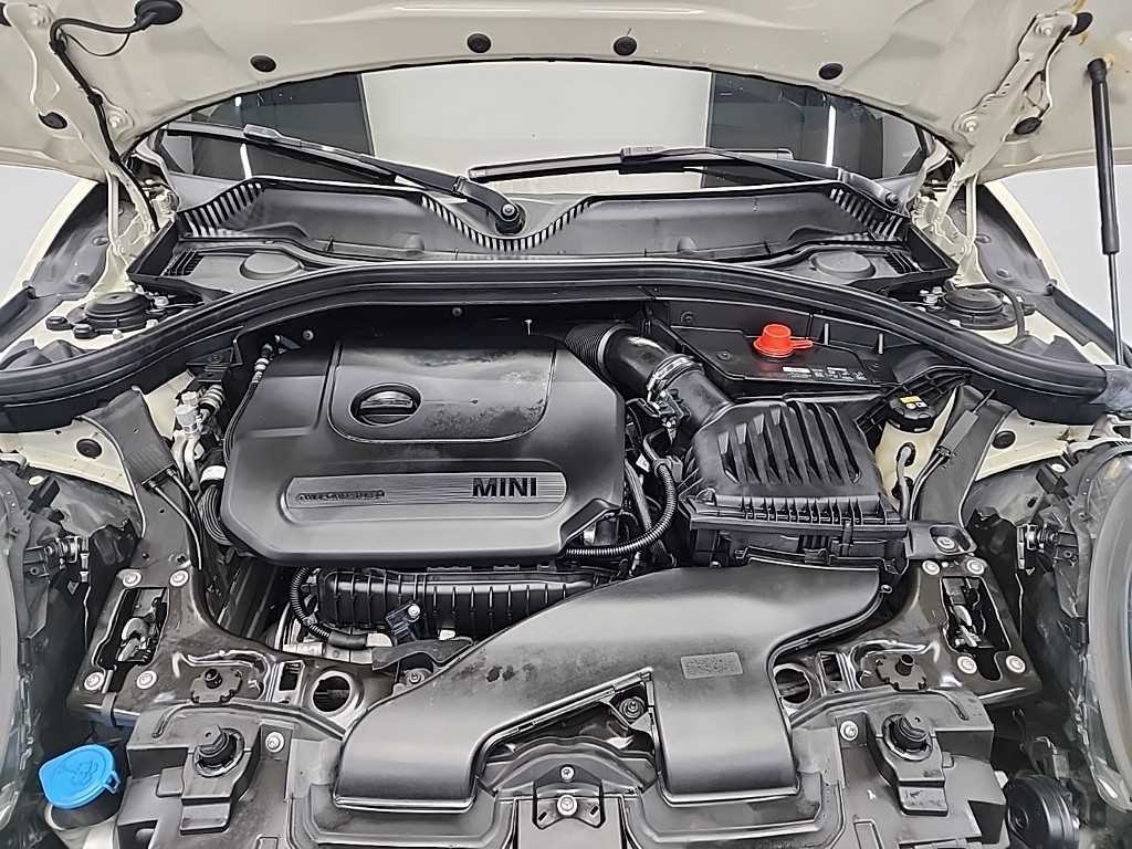 Mini Clubman - Vista 5