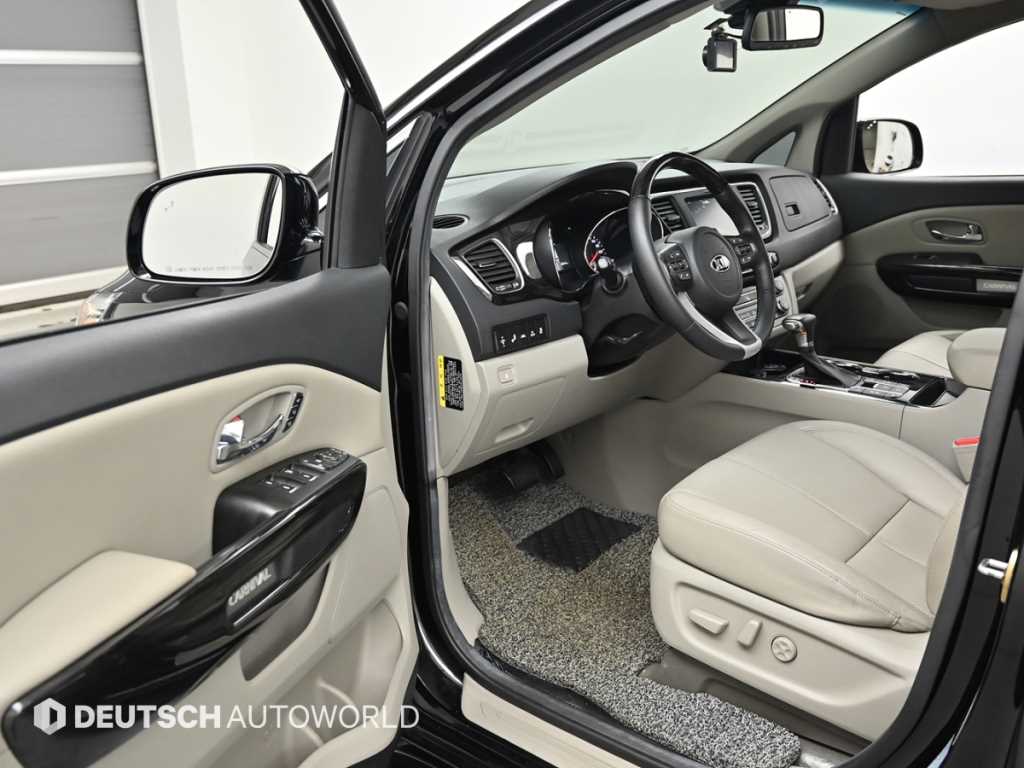 KIA Carnival - Vista 11