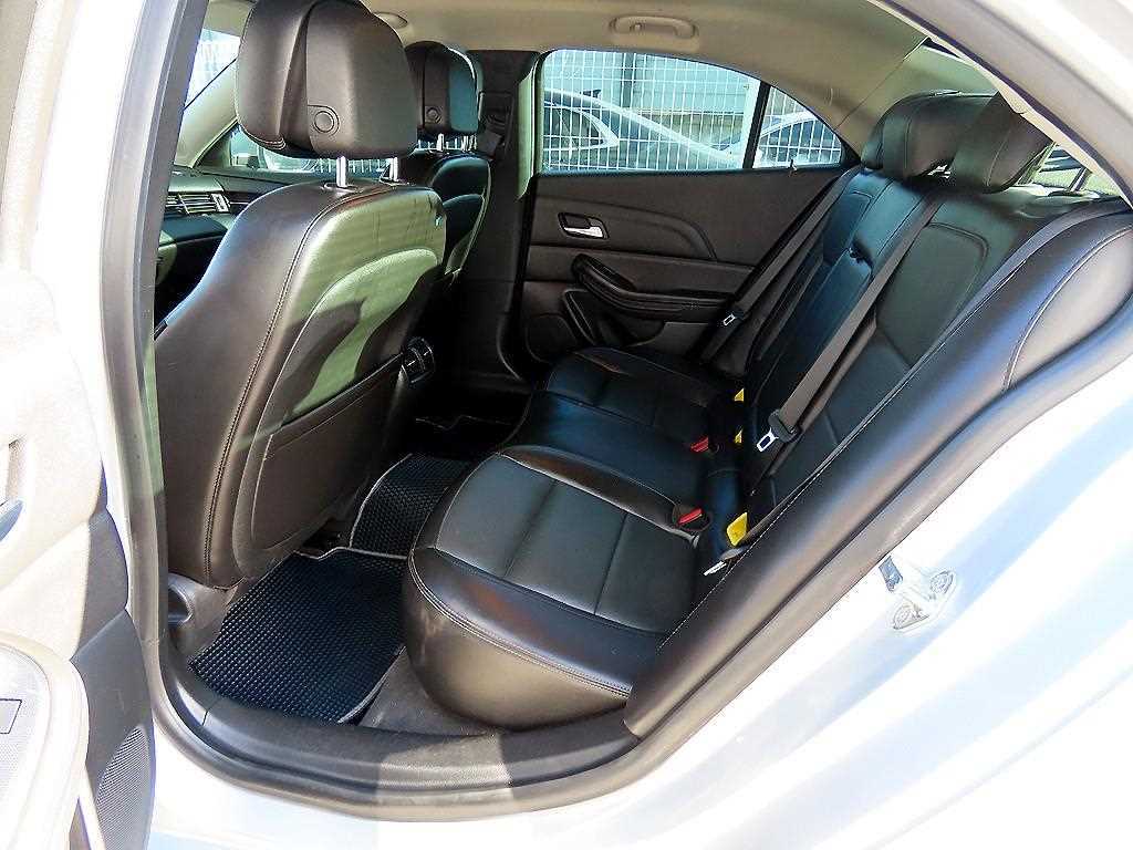 Chevrolet Malibu - Vista 6