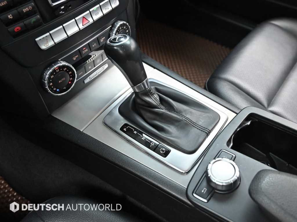 Mercedes Benz C Class - Vista 9