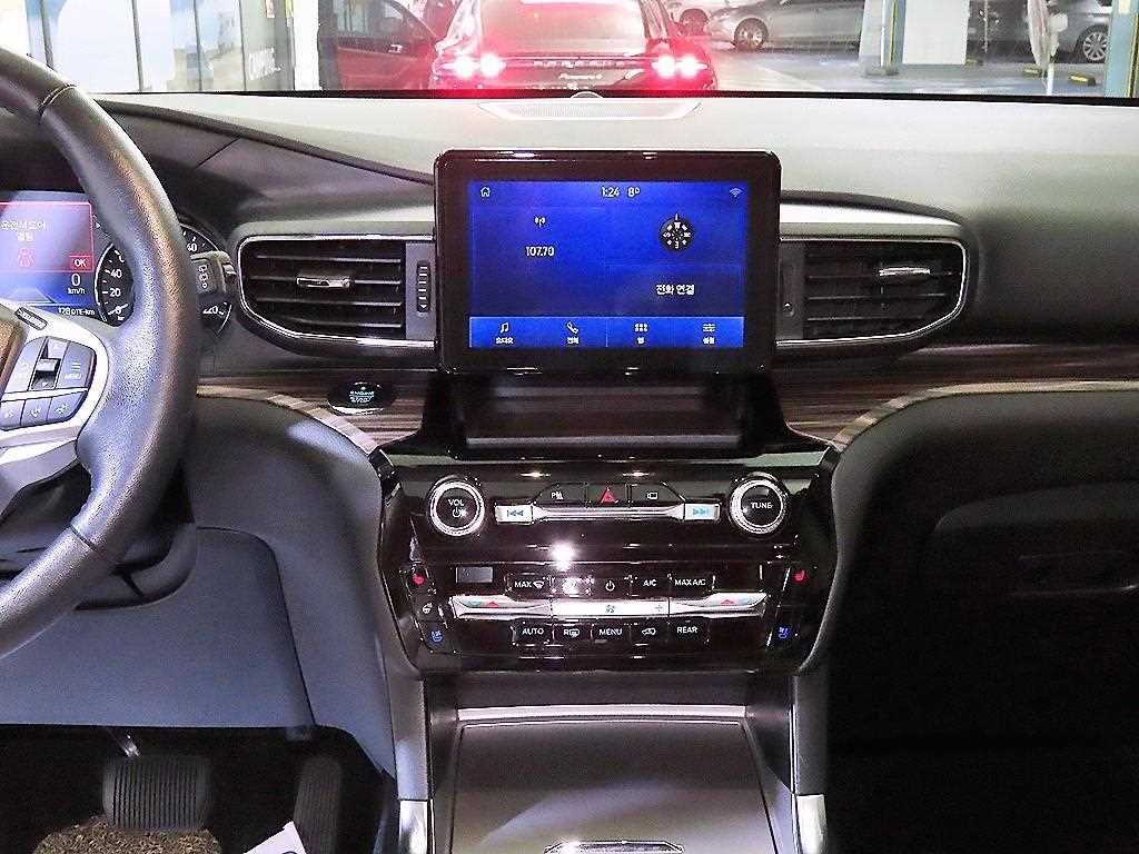 Ford Explorer - Vista 11