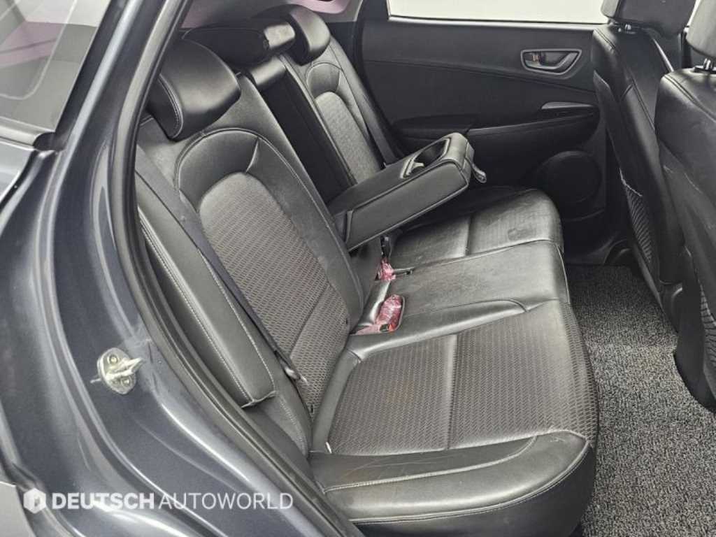 HYUNDAI Kona - Vista 12