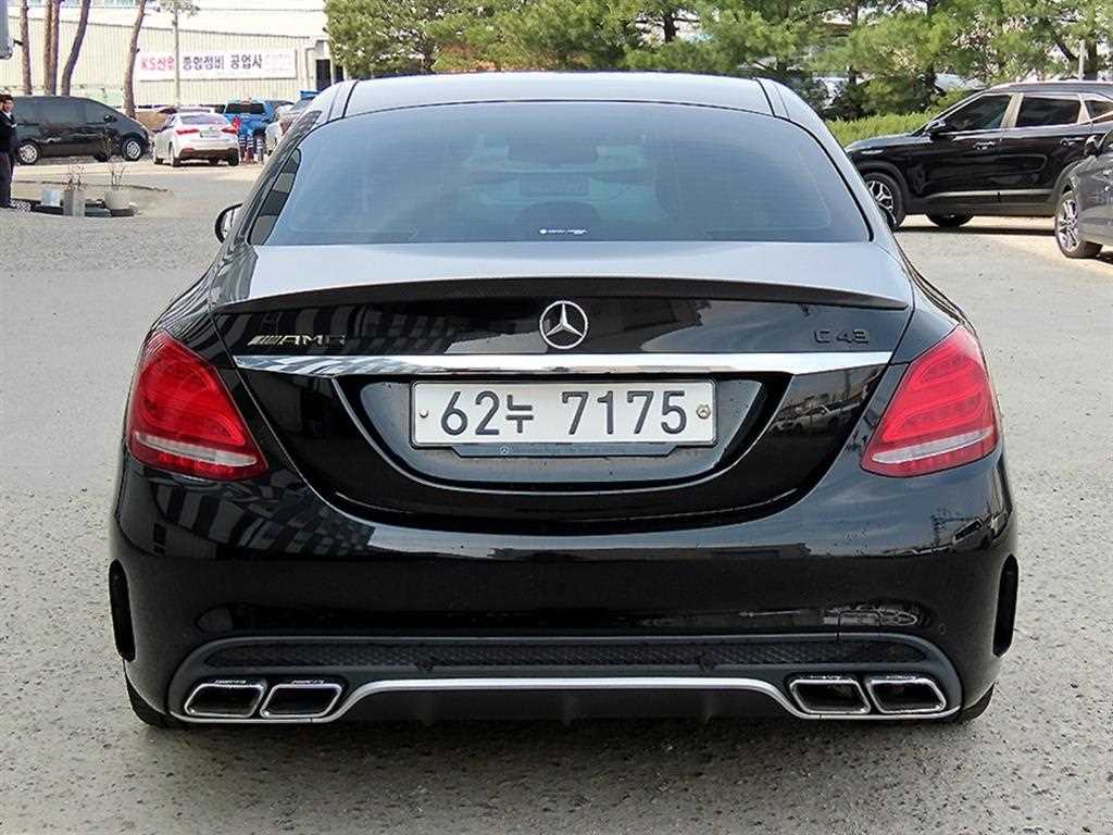 Mercedes Benz C Class - Vista 4