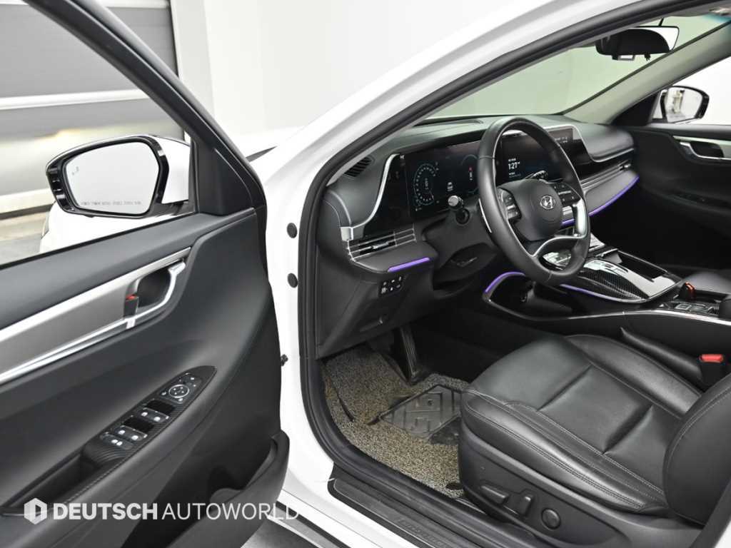 HYUNDAI Grandeur - Vista 11