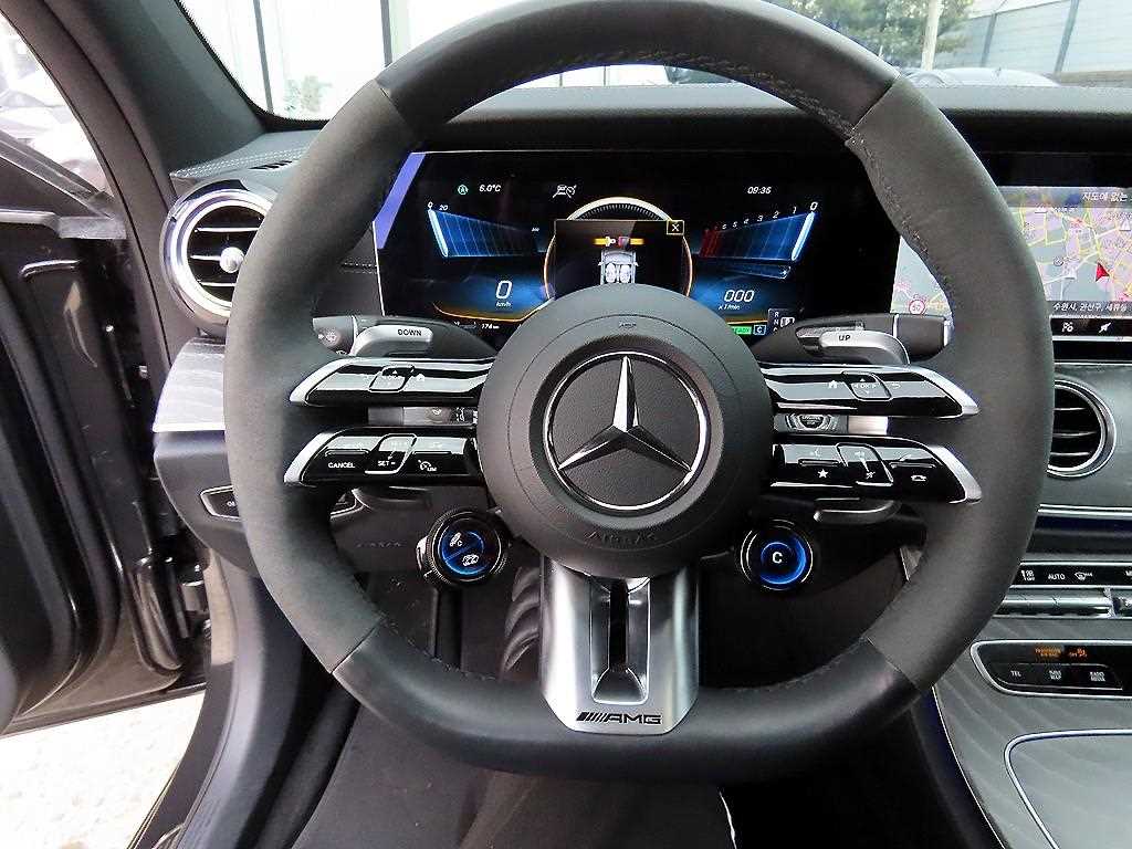 Mercedes Benz E class - Vista 8