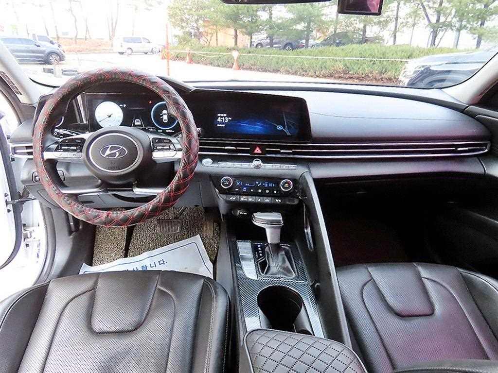 HYUNDAI Avante - Vista 7