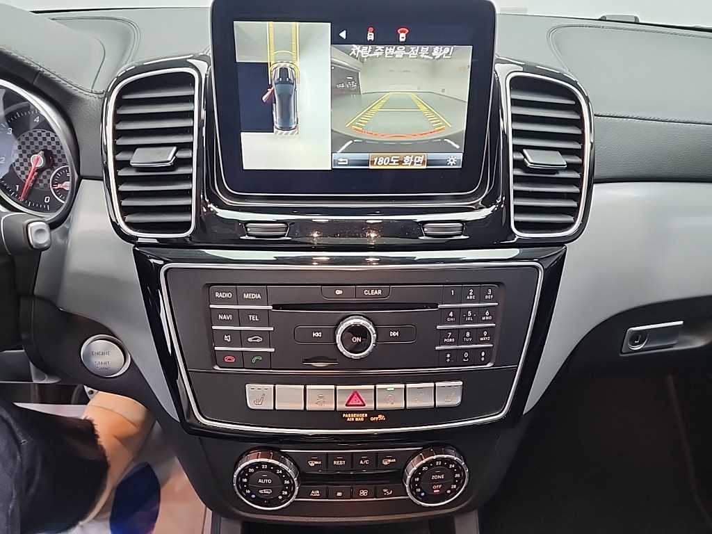 Mercedes Benz GLE Class - Vista 10