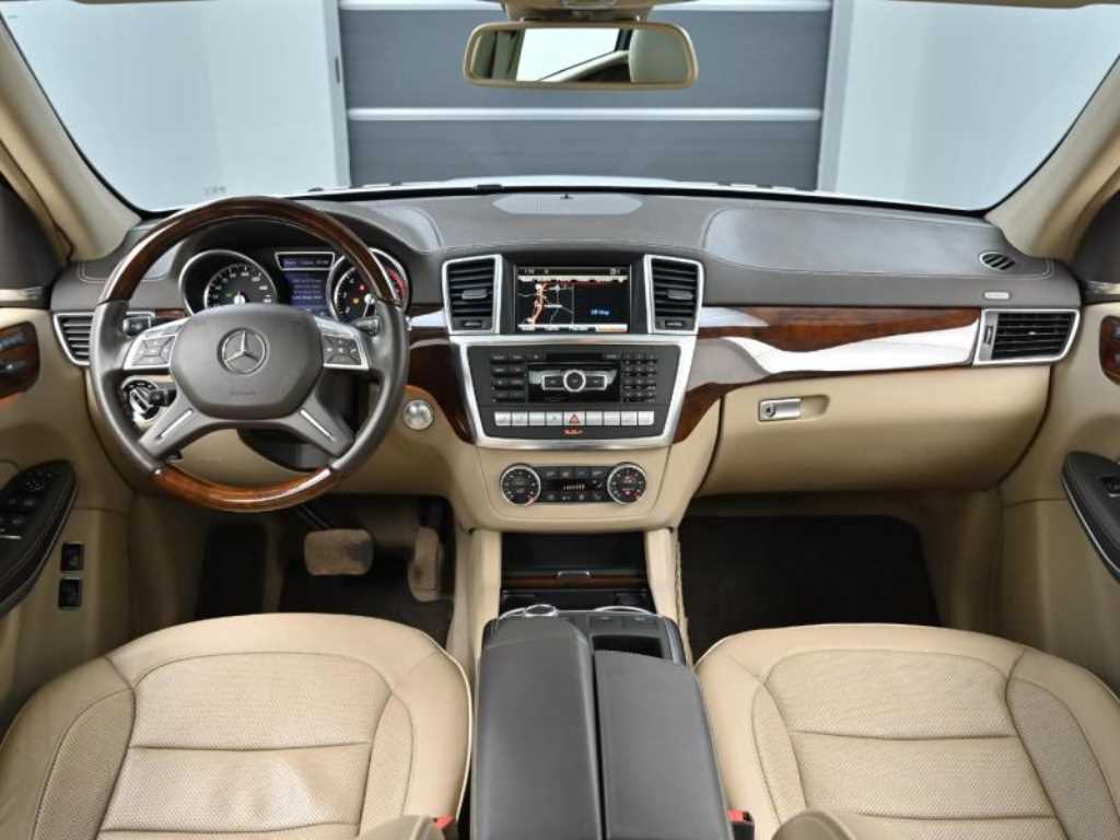 Mercedes Benz GL Class - Vista 7