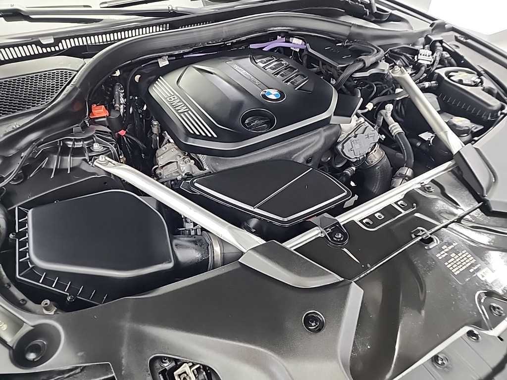 BMW 5 Series - Vista 5