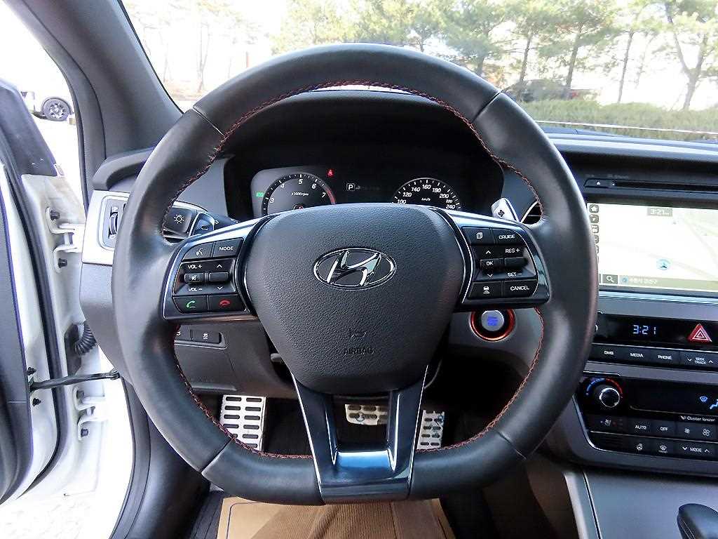HYUNDAI Sonata - Vista 8