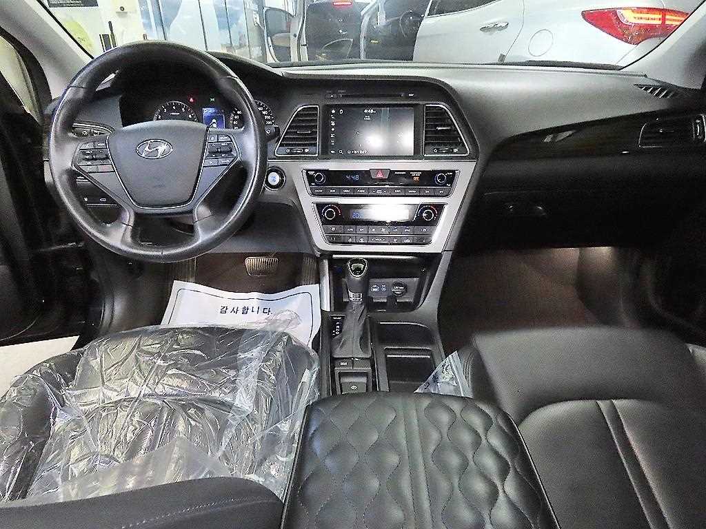 HYUNDAI Sonata - Vista 10