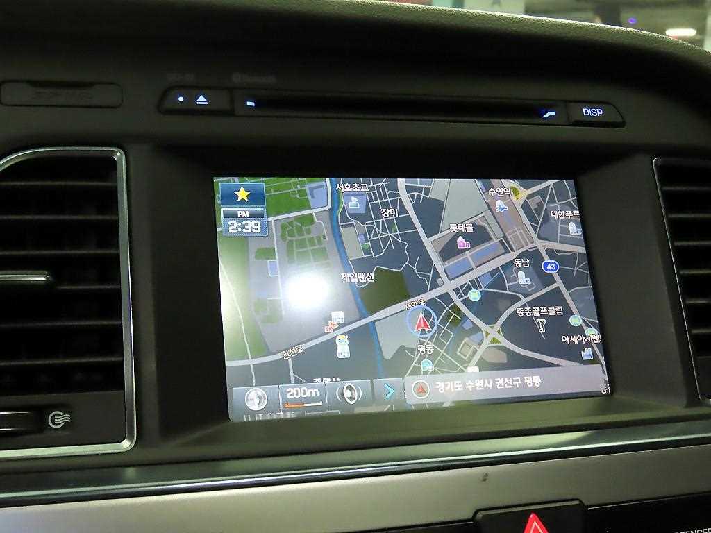 HYUNDAI Sonata - Vista 12