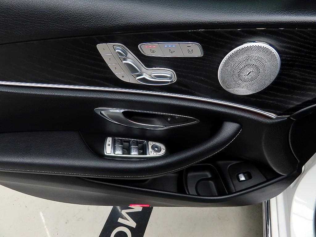 Mercedes Benz E class - Vista 11