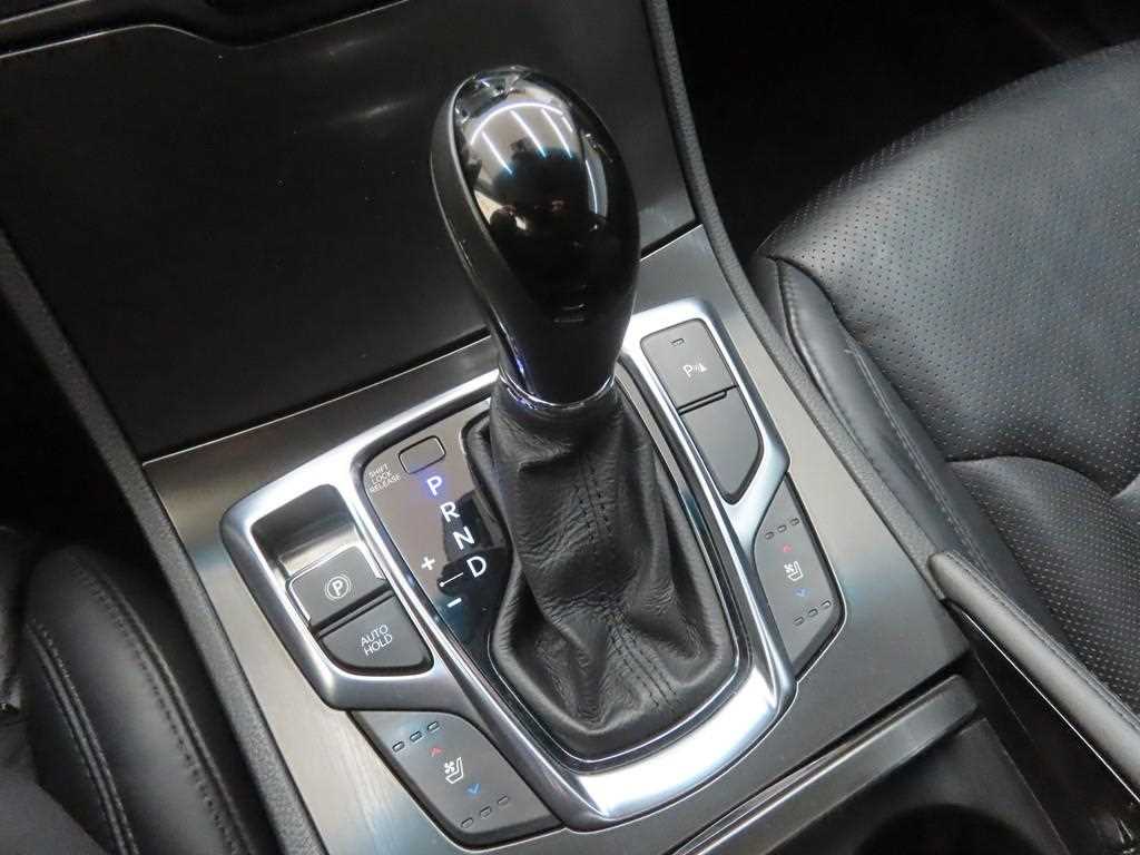 HYUNDAI Grandeur - Vista 12