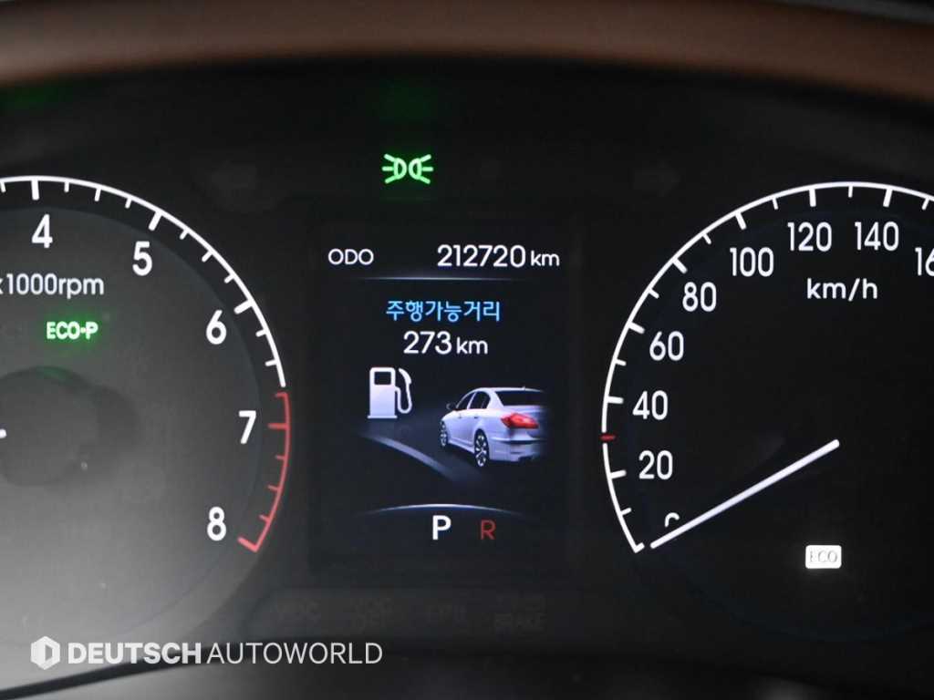 HYUNDAI Genesis - Vista 8