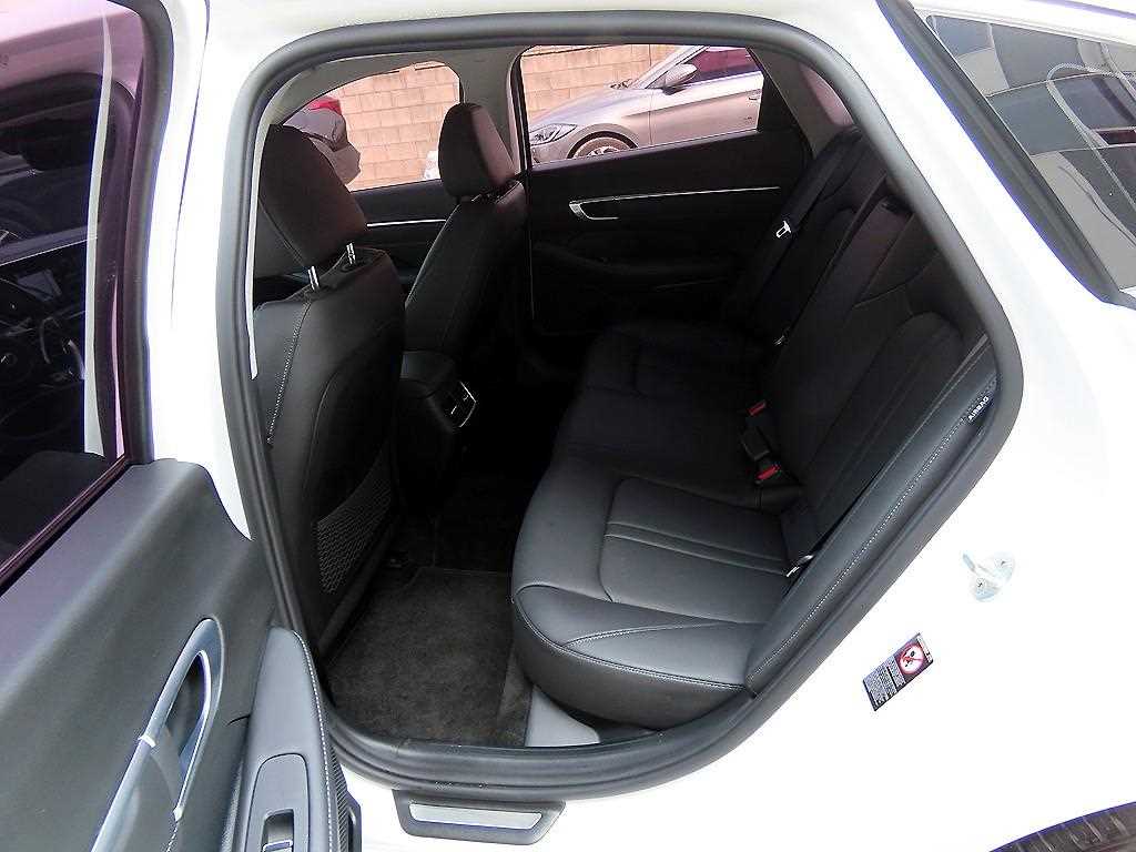 HYUNDAI Sonata - Vista 6