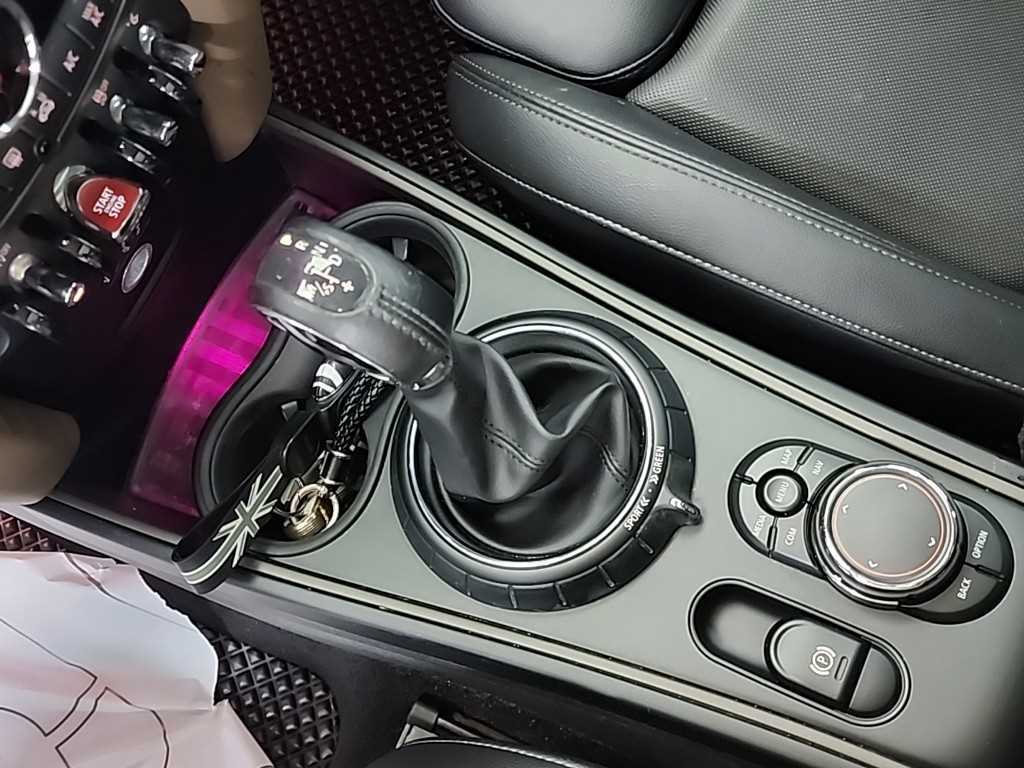 Mini Countryman - Vista 8