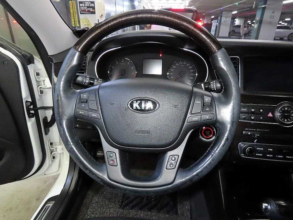 KIA K7 - Vista 8