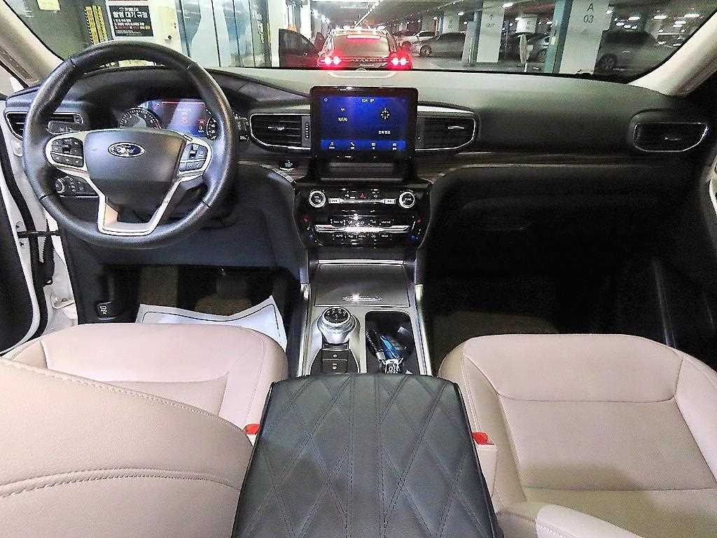 Ford Explorer - Vista 10