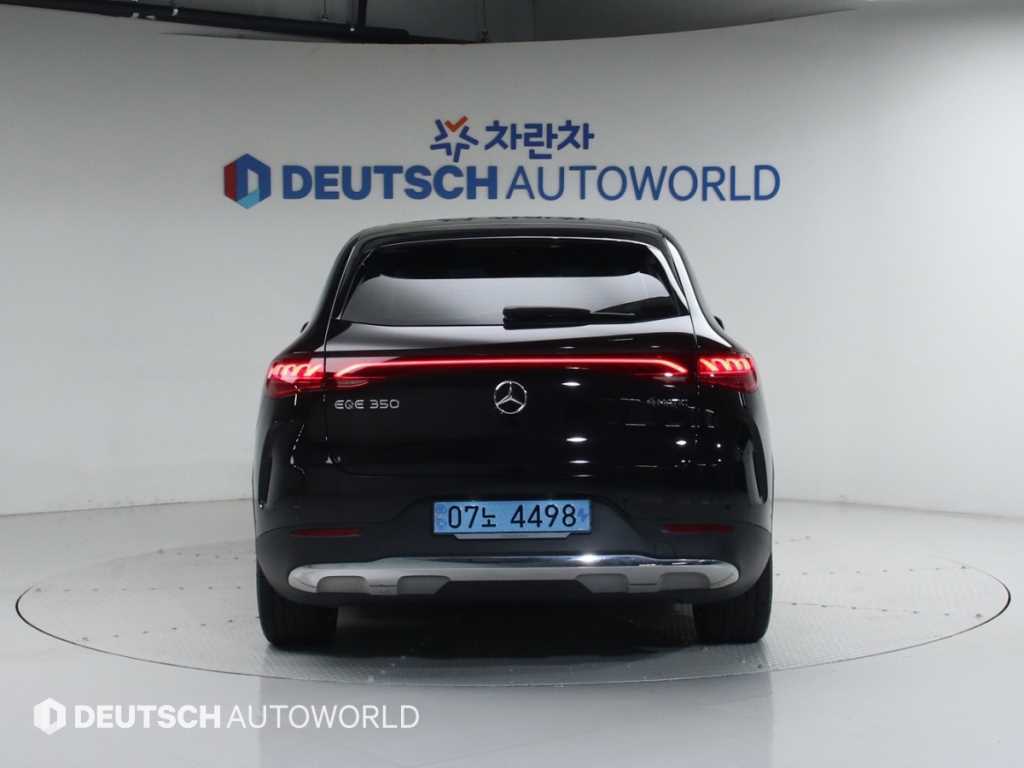 Mercedes Benz EQE - Vista 4