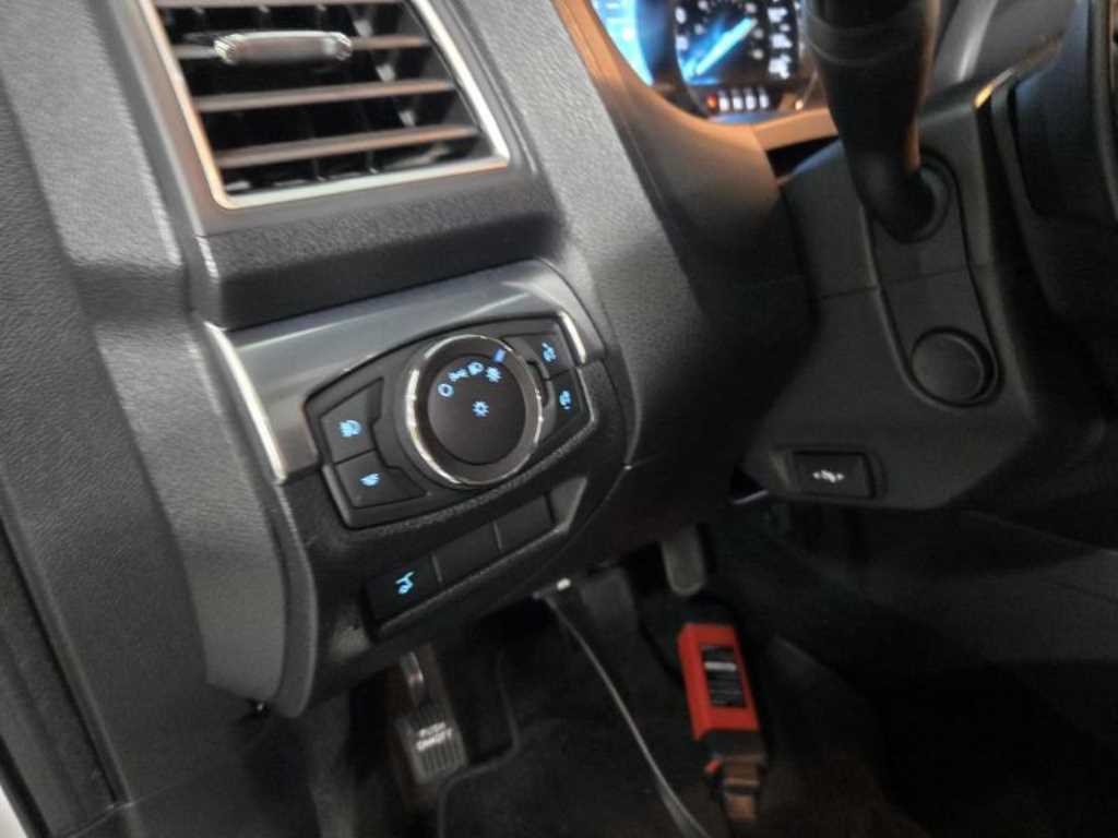 Ford Explorer - Vista 9