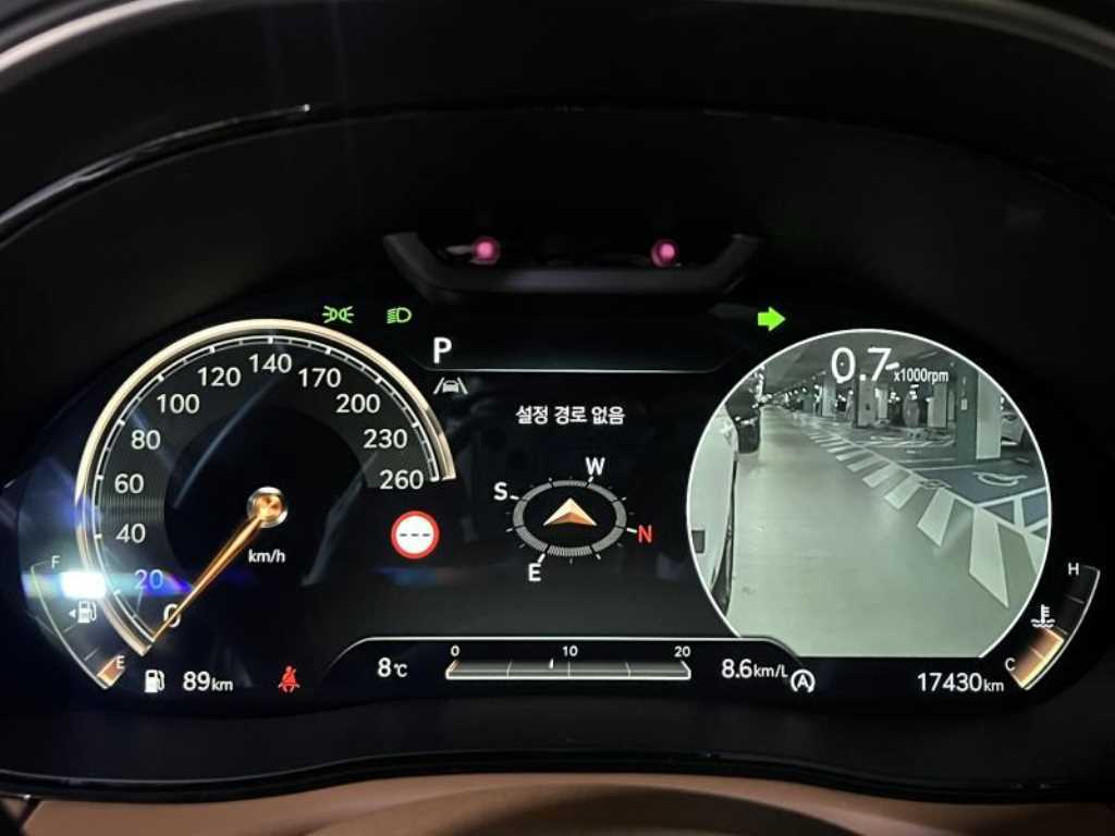 Genesis GV70 - Vista 9