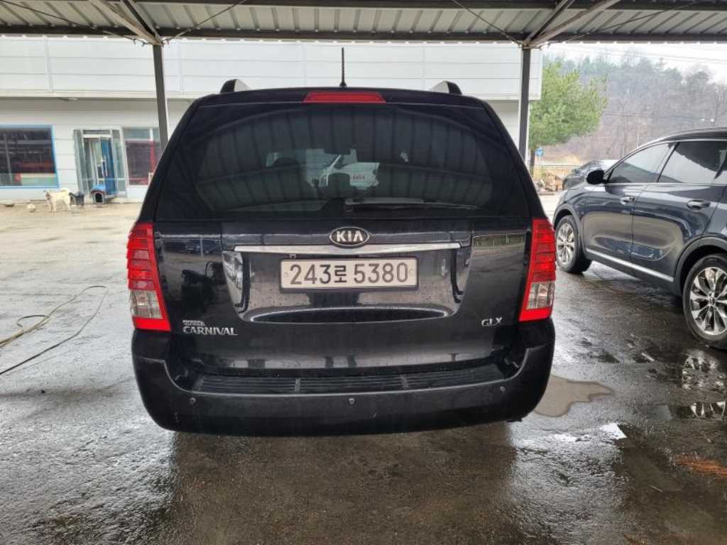 KIA Carnival - Vista 2