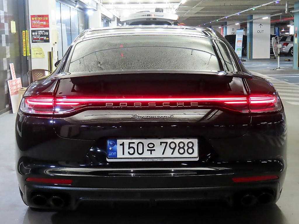 Porsche Panamera - Vista 4