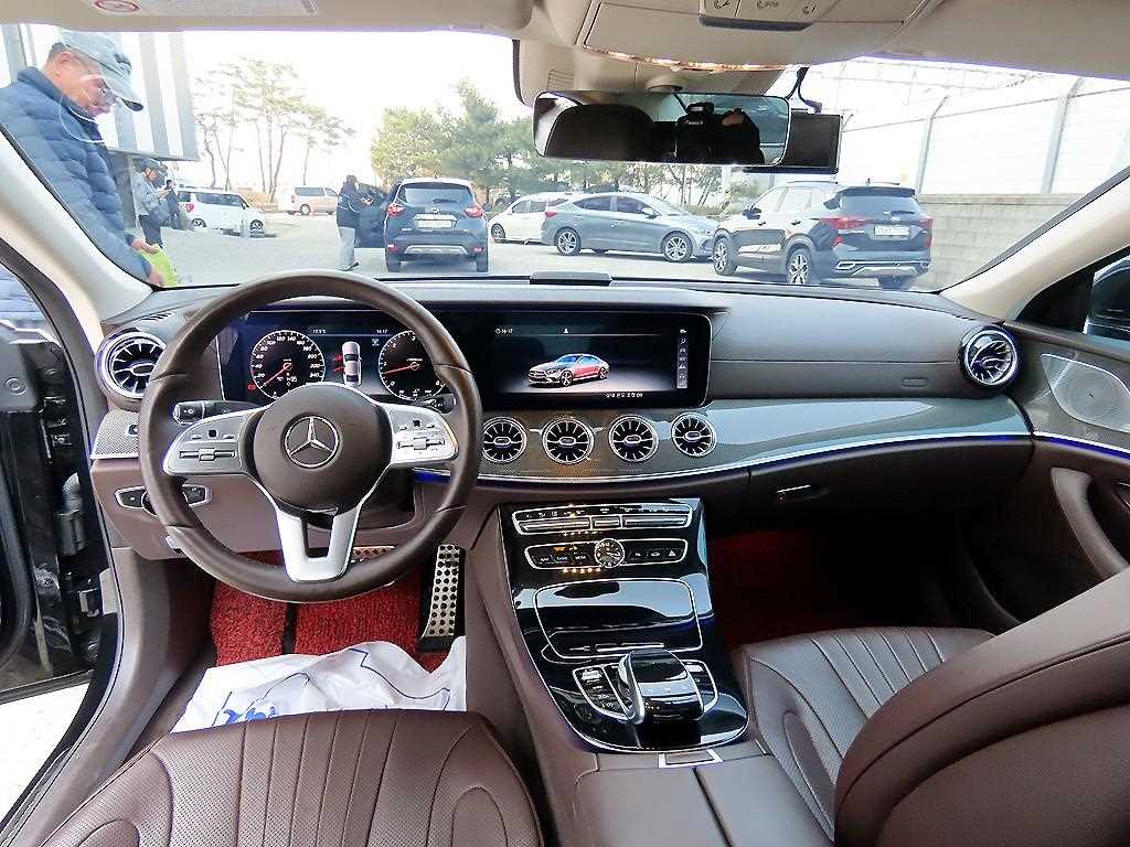 Mercedes Benz CLS Class - Vista 7