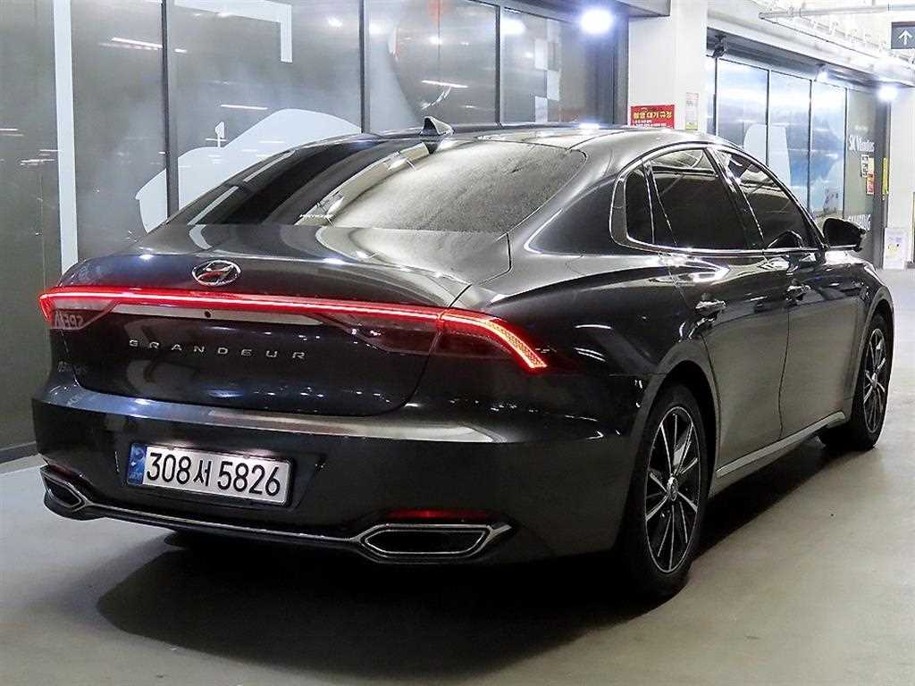 HYUNDAI Grandeur - Vista 4