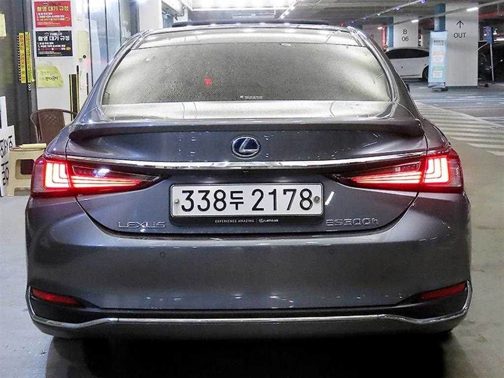 Lexus ES - Vista 5