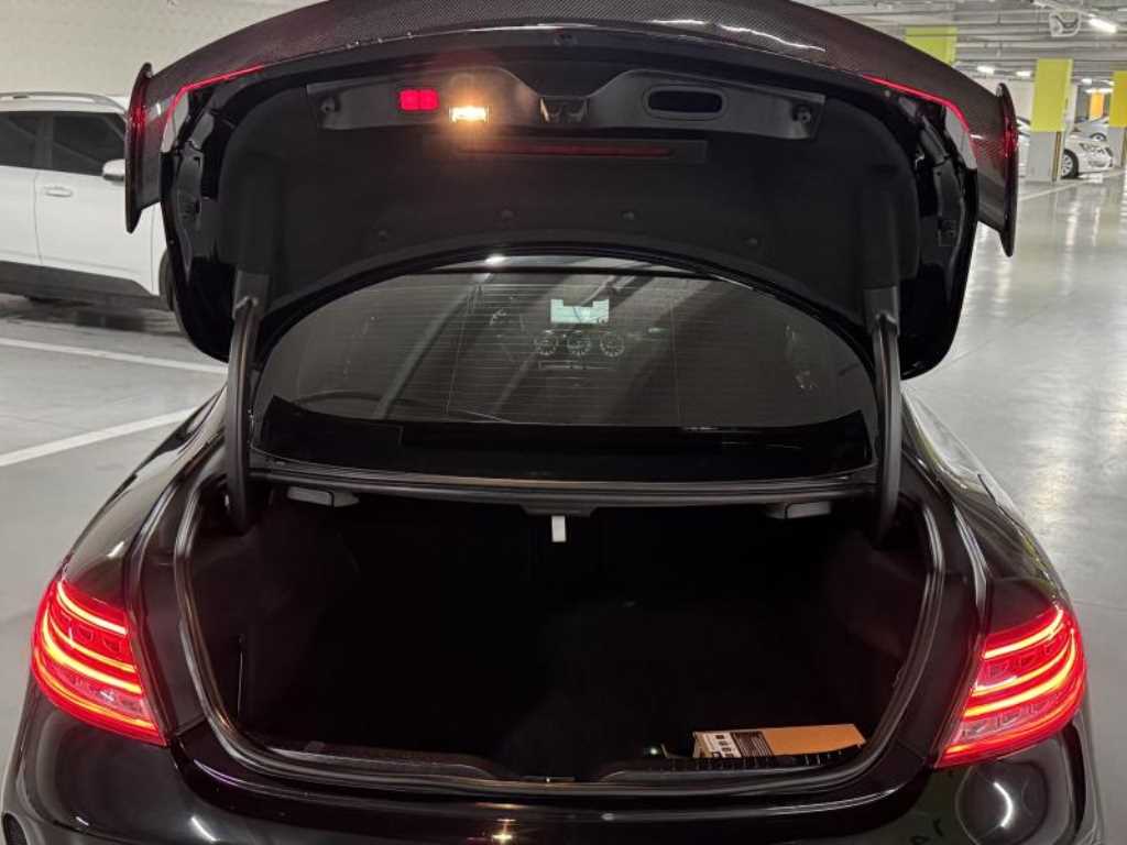 Mercedes Benz C Class - Vista 5