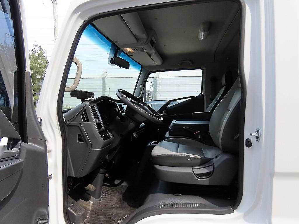 medium and large cargo truck - Vista 6