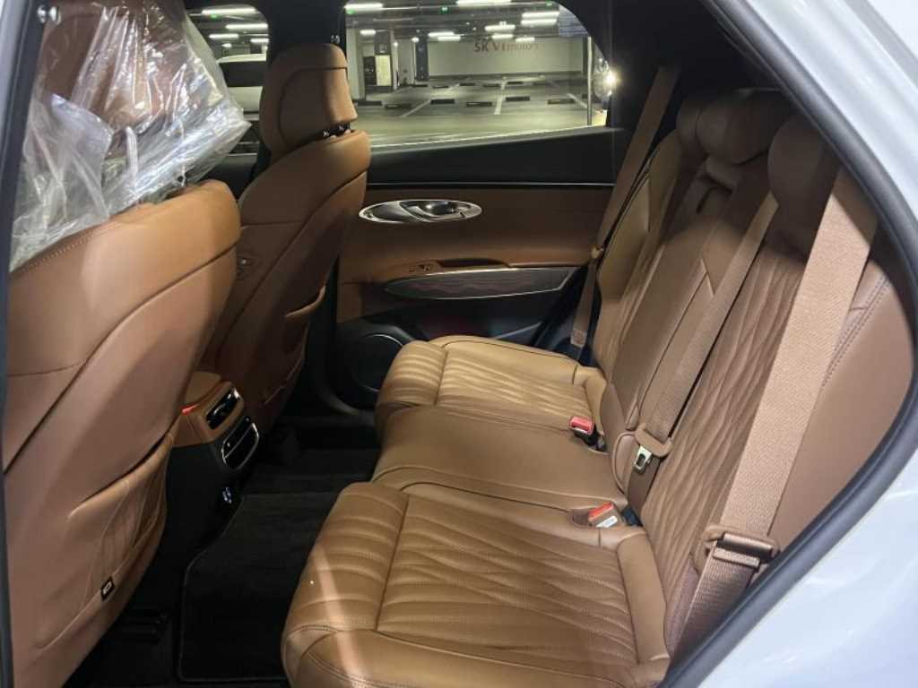 Genesis GV70 - Vista 7