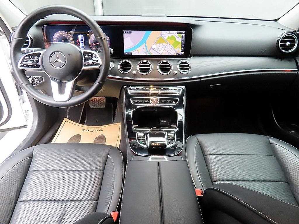 Mercedes Benz E class - Vista 7