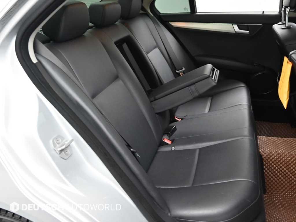 Mercedes Benz C Class - Vista 12