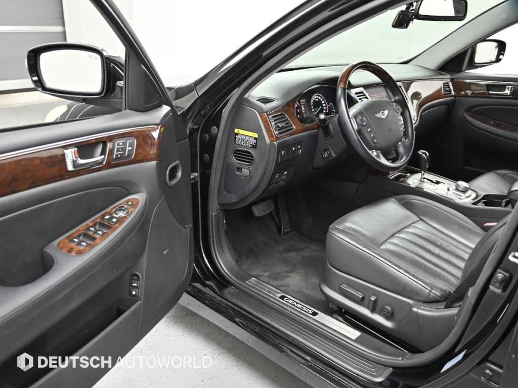 HYUNDAI Genesis - Vista 11