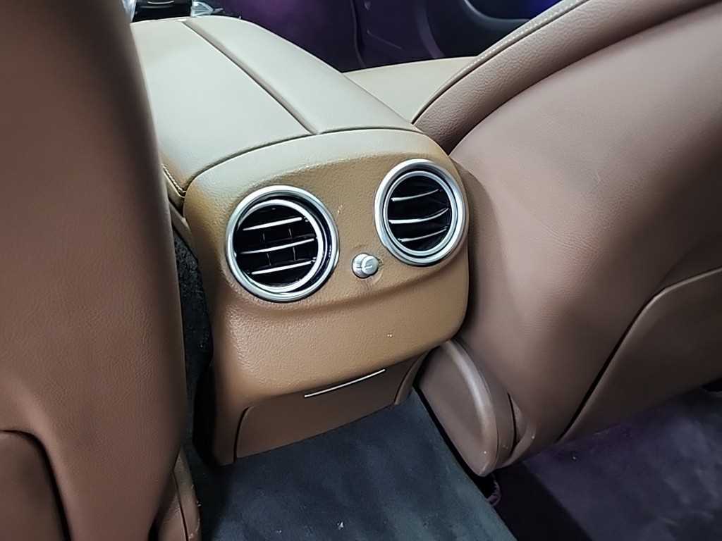 Mercedes Benz E class - Vista 12