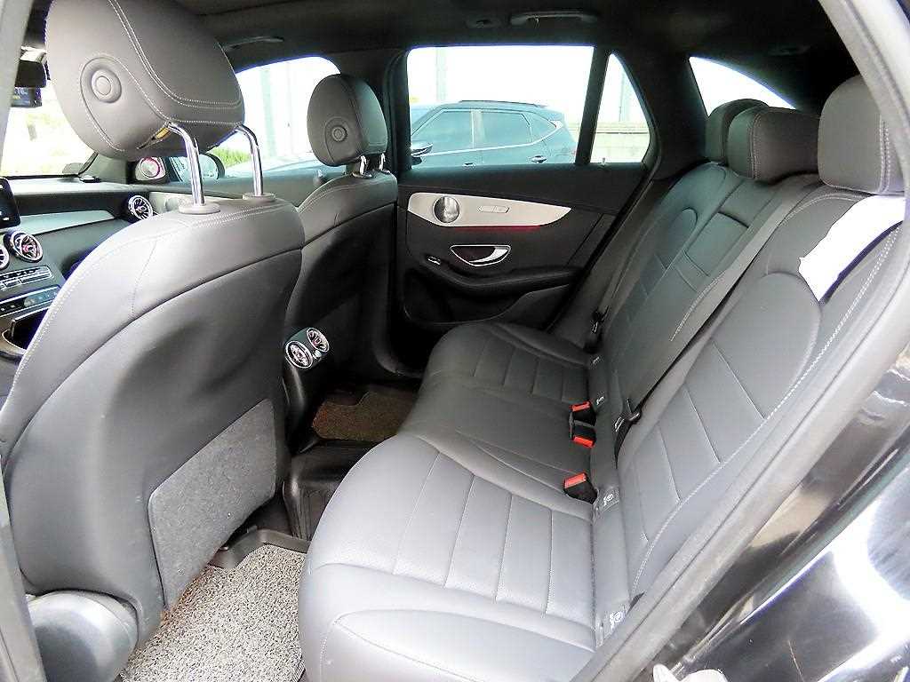 Mercedes Benz GLC Class - Vista 6