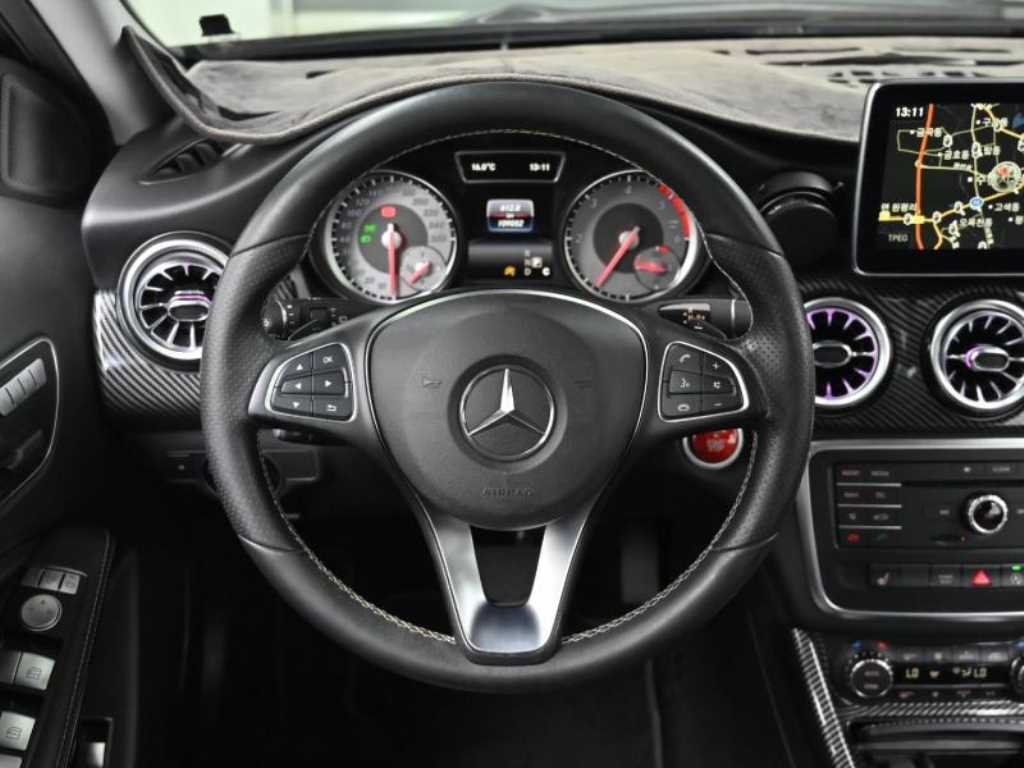 Mercedes Benz GLA Class 2016 Negro - Importación desde Corea - HF Imports Iquique - Foto 13