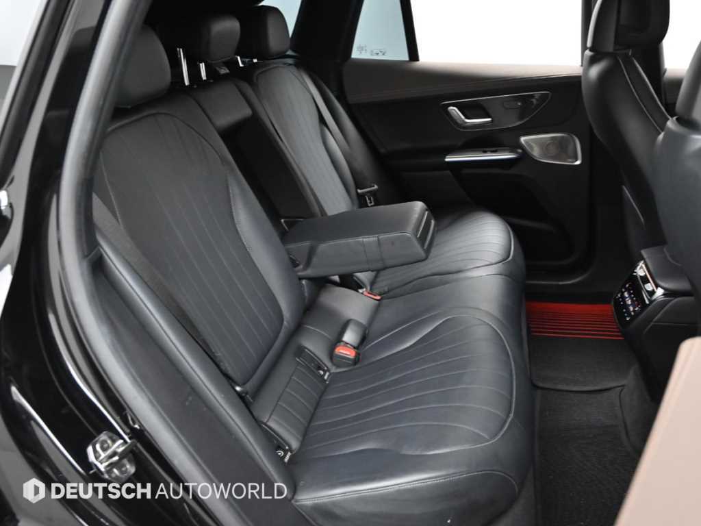 Mercedes Benz EQE - Vista 12