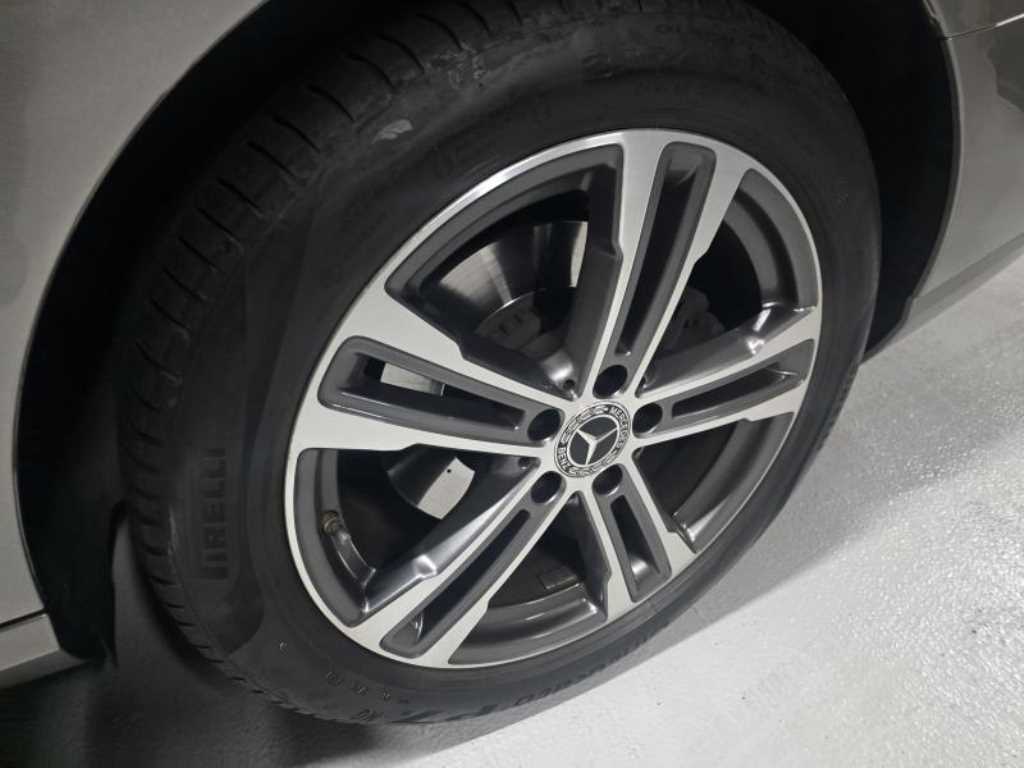 Mercedes Benz E class - Vista 7