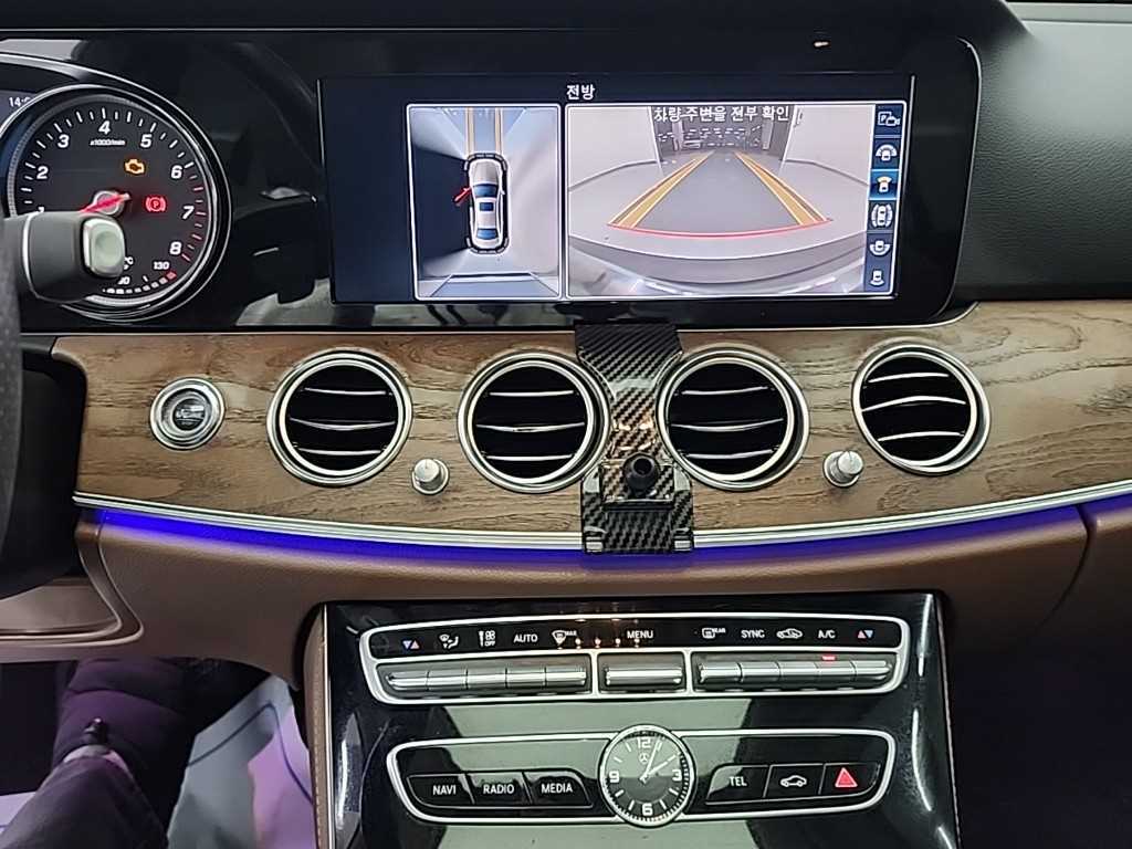 Mercedes Benz E class - Vista 9