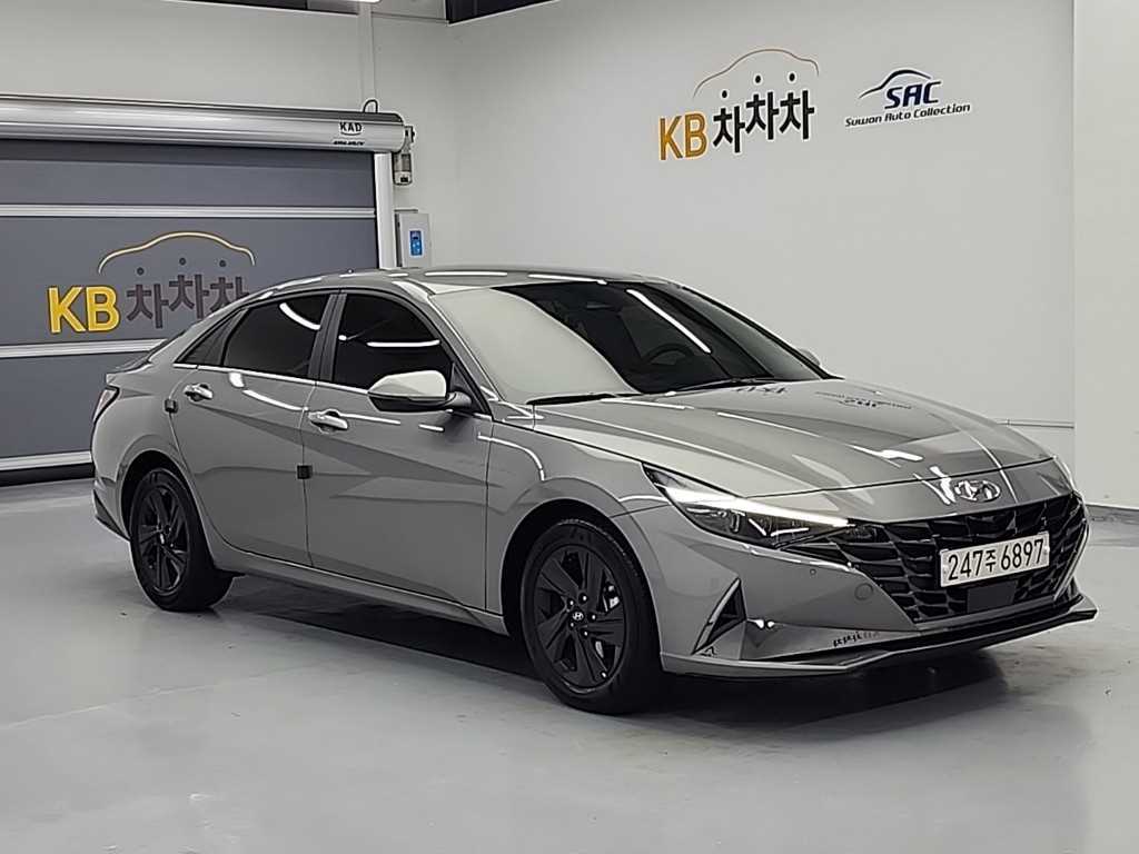 HYUNDAI Avante - Vista 5