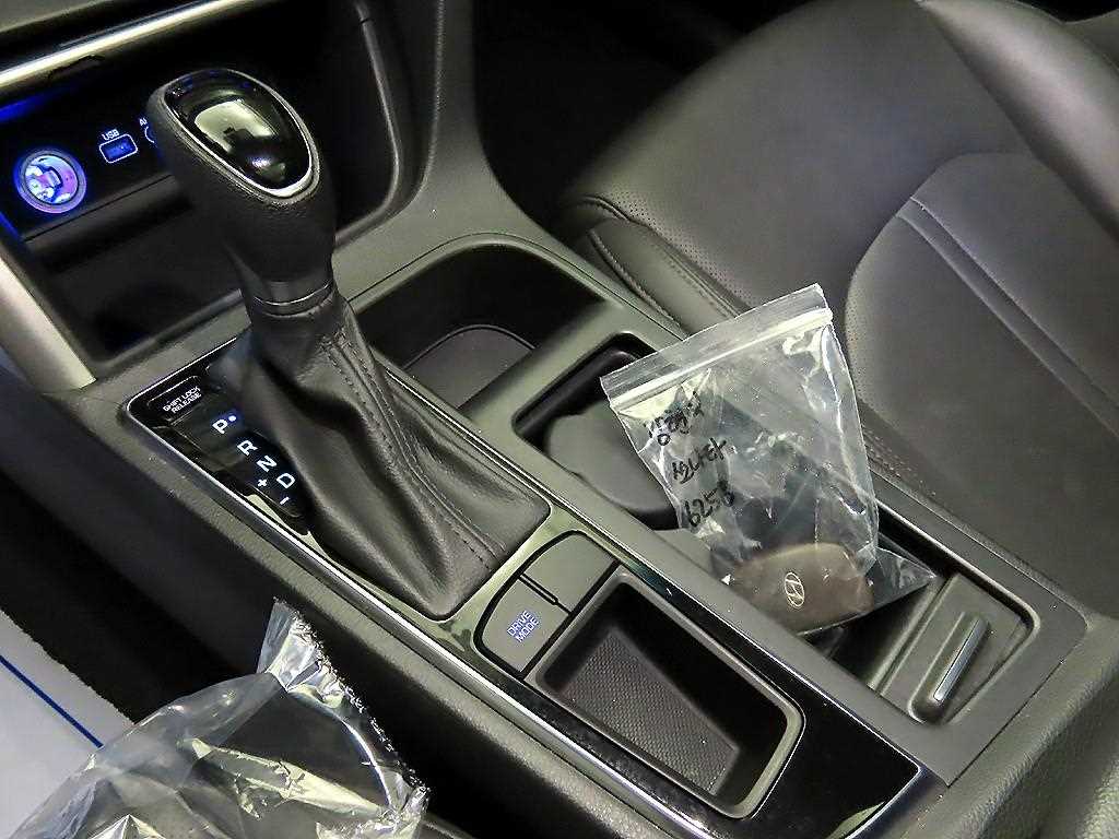 HYUNDAI Sonata - Vista 11